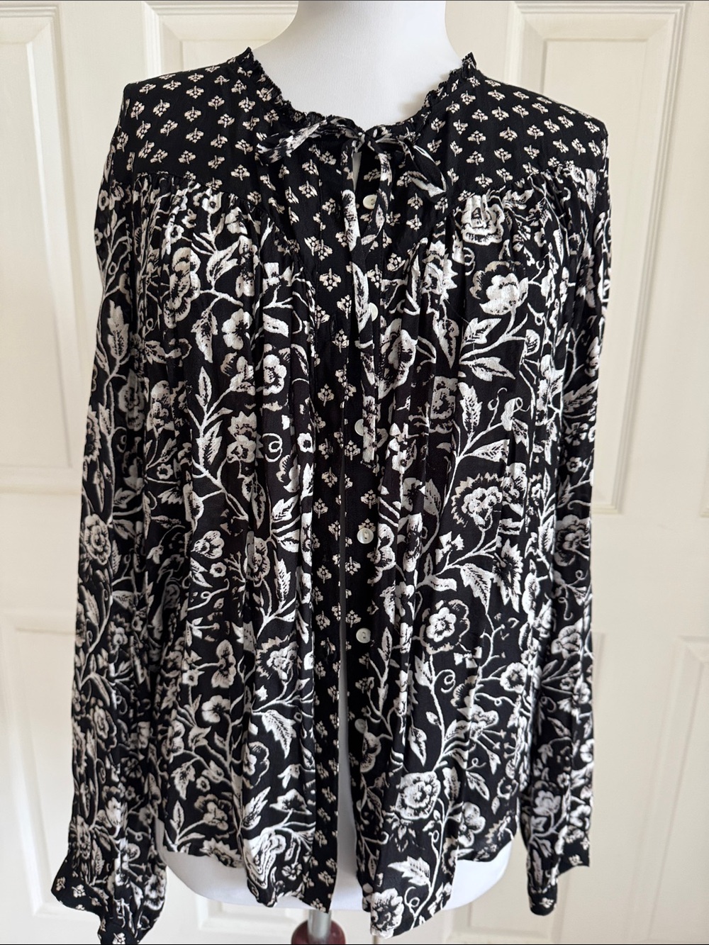 Lucky Brand Black and White Floral Tie-Neck Blouse